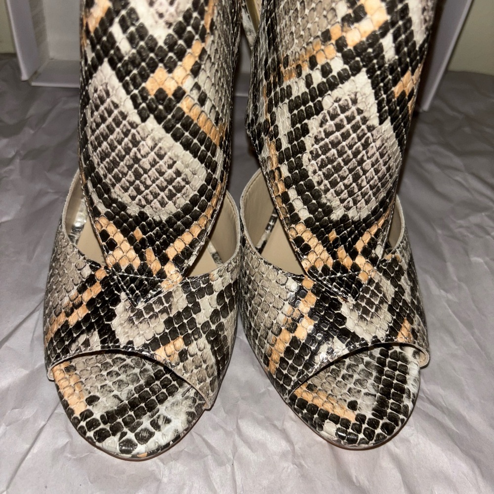 Guess Black and Cream Snakeskin Heels - Picture 6 of 11